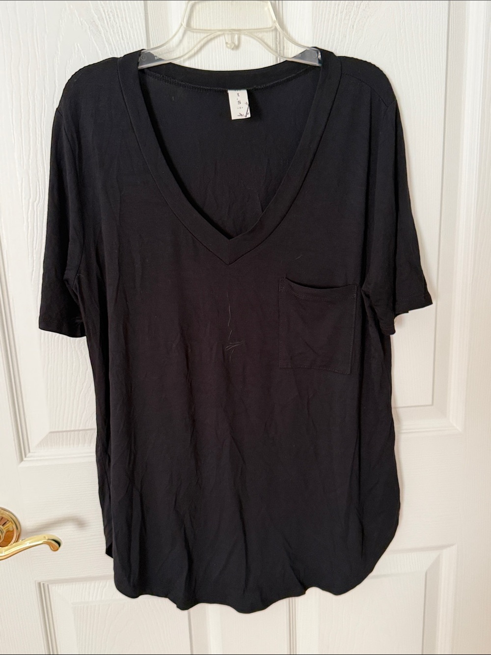 MTS Boutique, bamboo, oversized Black V-Neck Pocket T-Shirt small